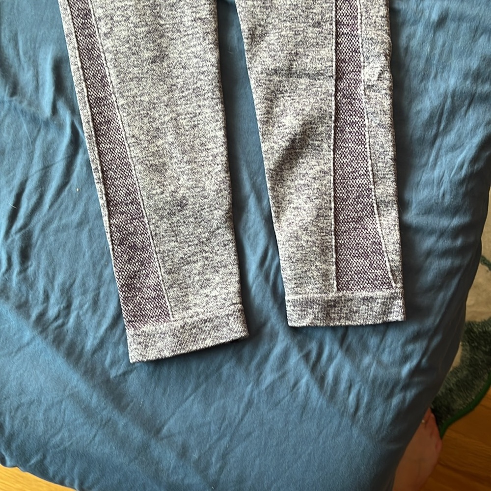 gymshark purple leggings - Picture 3 of 4